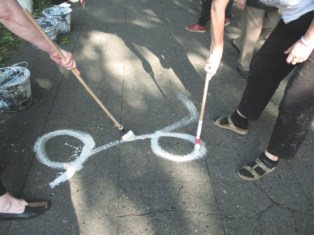 NachrichtenanGropius-seniorstreetart2012